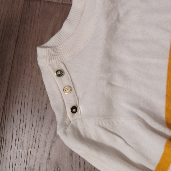 Gorgeous Lefties size M sweater - Picture 2 of 4